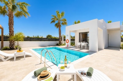 Villa Salty Sun 2 - Two Bedroom Villa, Sleeps 4