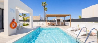 Villa Salty Sun 1 - Two Bedroom Villa, Sleeps 4