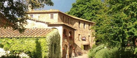 Bagian depan properti