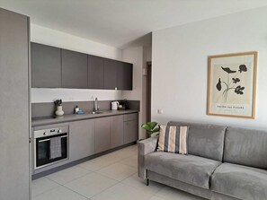 クラシック アパートメント | 専用キッチン | 冷蔵庫、オーブン、コンロ、食器洗い機