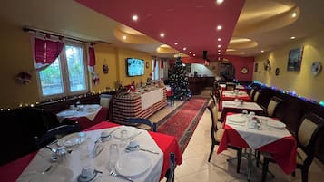 Daily buffet breakfast (EUR 7 per person)