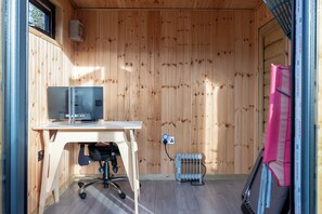 Interior - Lovely 2BR house - 8 min walk to Broombridge station (Dublin)