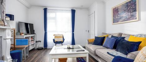 Smart TV, computer monitors