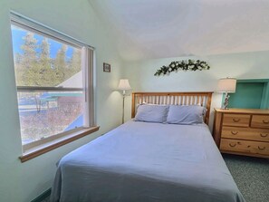 【Bedroom】Another quiet bedroom with pines out the window