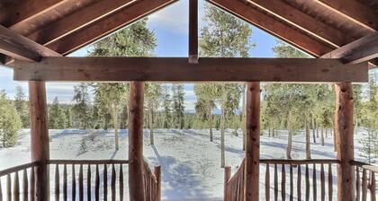 2 Bed Cabin, Fireplace, Lodgepole Pines