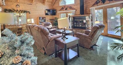 Mountain Log Home-Among Lodgepole Pines