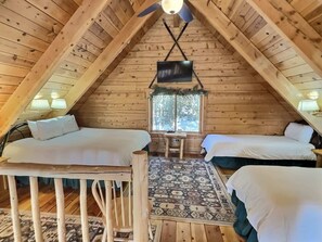 3 bedrooms, iron/ironing board, WiFi, bed sheets - Mountain Log Home-Among Lodgepole Pines (Leadville)