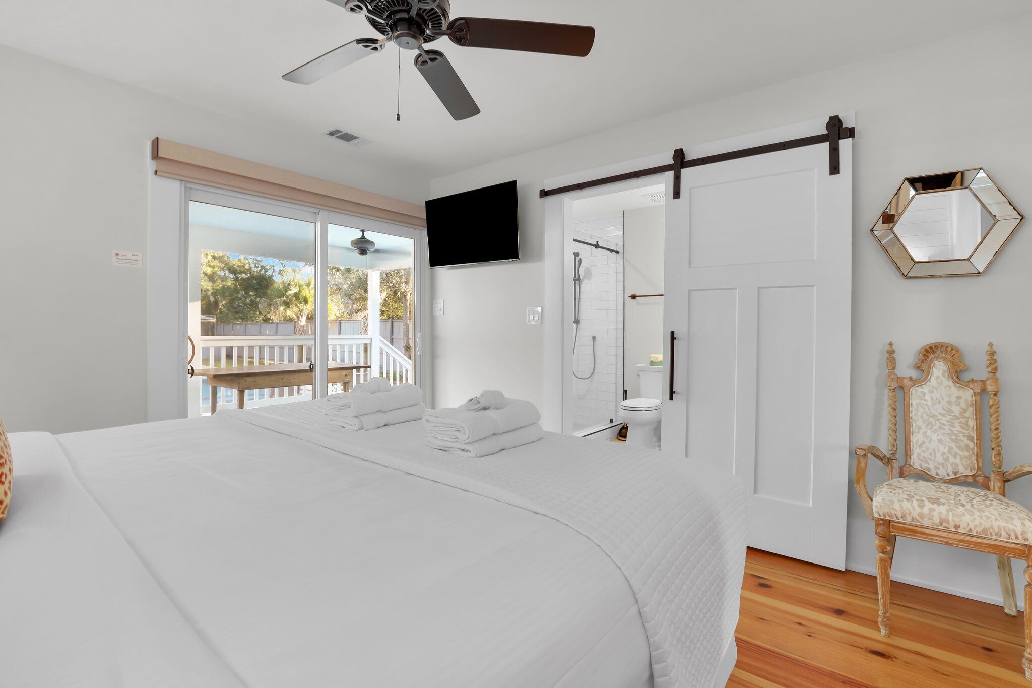 3 chambres, fer et planche à repasser, Wi-Fi gratuit, draps fournis