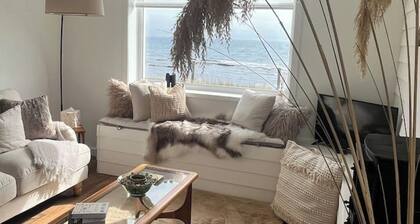 Orkney Retreats Kilnbarn 5* Scandi Deluxe Seafront Cottage