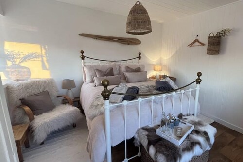 Orkney Retreats Kilnbarn 5* Scandi Deluxe Seafront Cottage