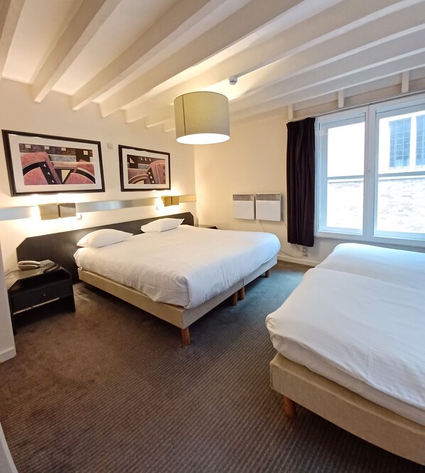 8 dormitoris, wifi i roba de llit 