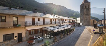 ホスタル ロス バジェス