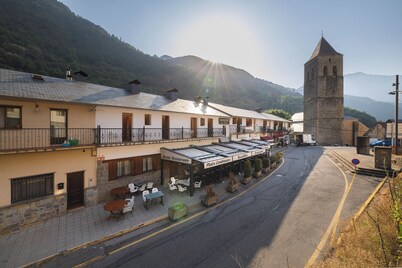 HOSTAL LOS VALLES 