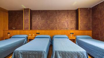 Standard Quadruple Room | Free WiFi