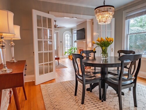 Luxury On Main / East