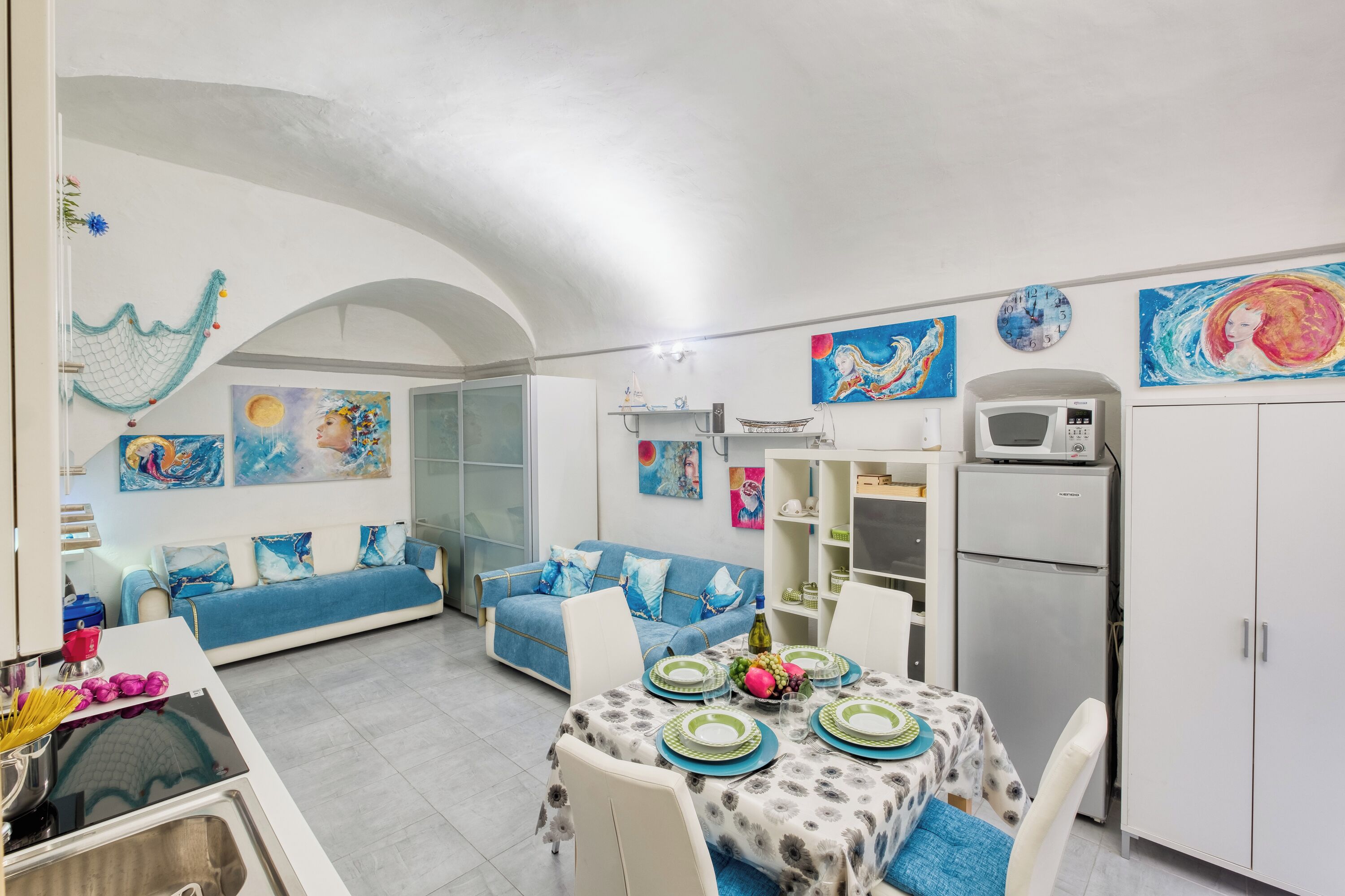 المنشأة من الداخل