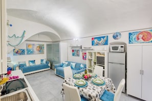 Standard Studio, Microwave (Oltremare) | Interior - Oltremare (Sanremo)