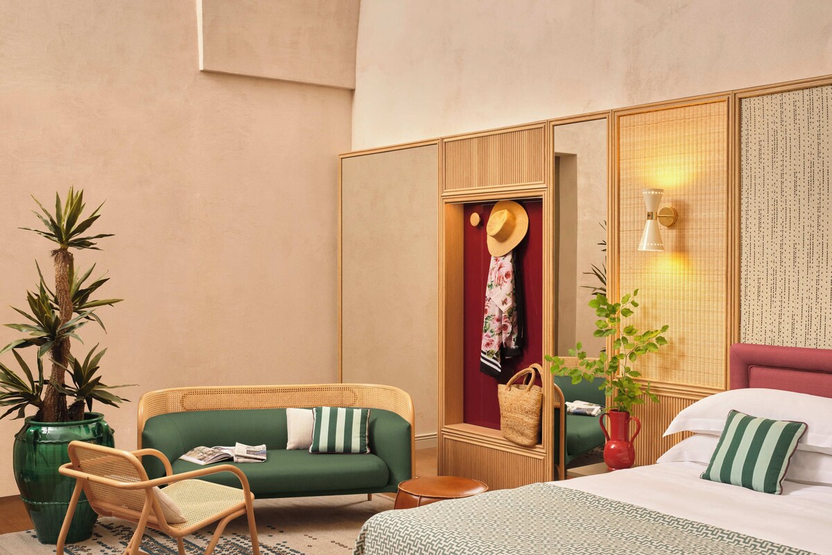 Minibar, in-room safe, blackout drapes, soundproofing