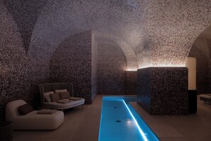 Couples treatment rooms, sauna, hot tub, steam room, Turkish bath