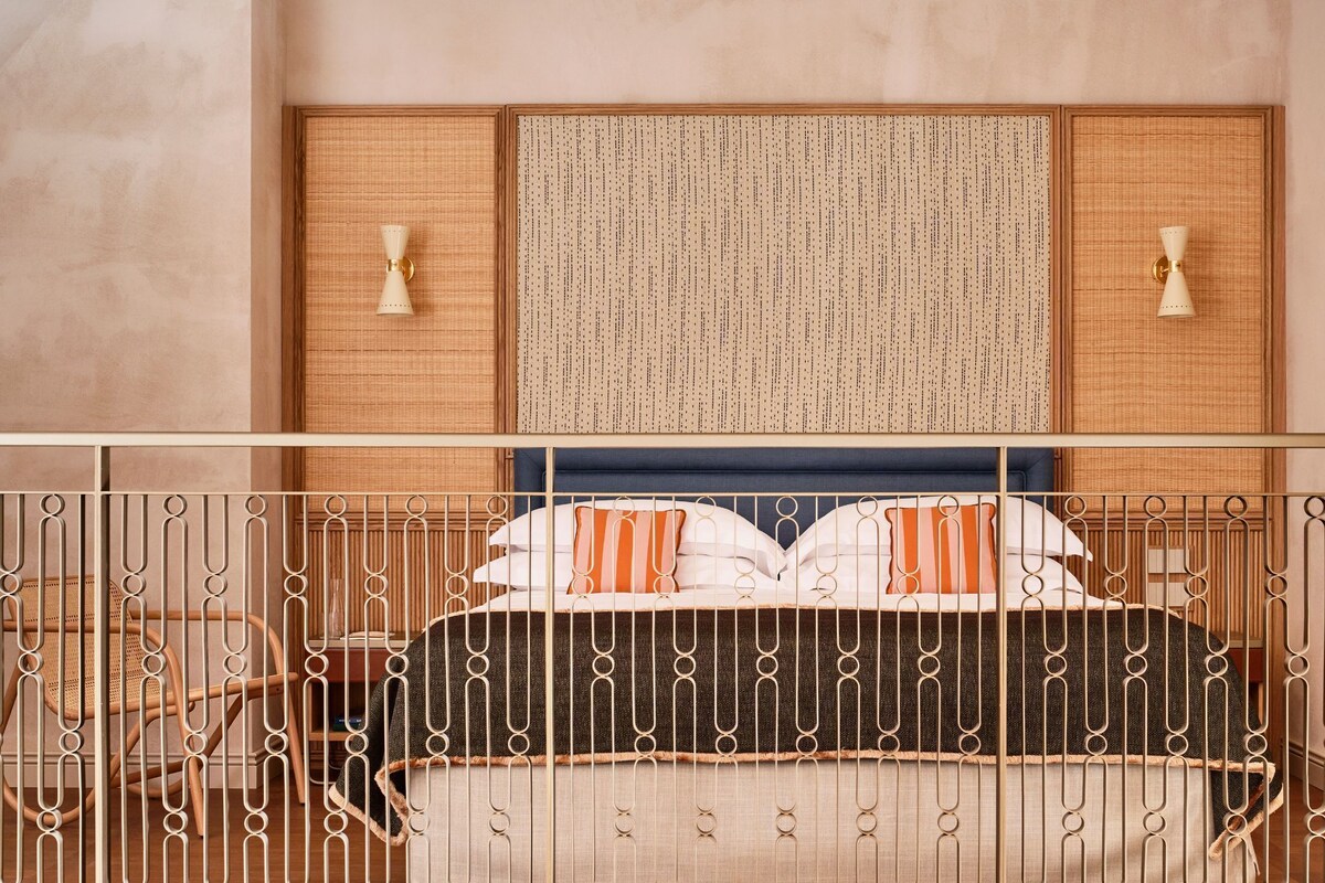 Minibar, in-room safe, blackout drapes, soundproofing