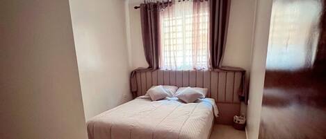 2 多间卧室、熨斗/熨衣板、WiFi、床单