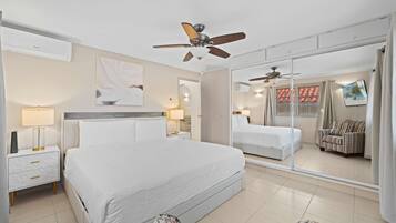 4 Schlafzimmer, Schreibtisch, Bügeleisen/Bügelbrett, Reisekinderbett