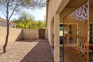 Property grounds - Spacious 3BR South Mtn Home • Corporate Ready (Phoenix)