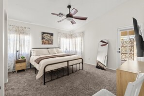 3 bedrooms, desk, travel crib, free WiFi