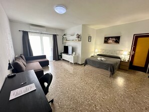 Firemannsrom, delt bad | Strykejern/-brett og wi-fi (inkludert)