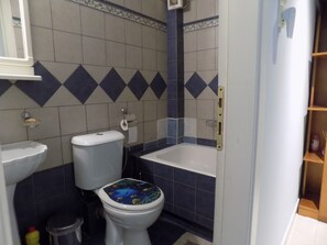 Bathroom - Natalys 2 Bd Gorgeous Apt in Volos (Volos)
