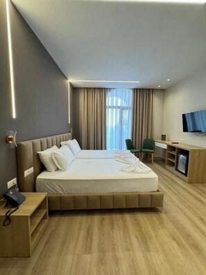 Deluxe Double or Twin Room, Balcony, Mountain View