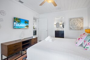 3 bedrooms, iron/ironing board, free WiFi, bed sheets - Family-Friendly Pool Home Just Minutes from Anna Maria Island (Bradenton)