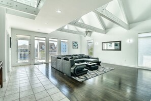 www.cherrygrovebeachhouses.com - Pet/Student Friendly, Ocean Blvd (North Myrtle Beach)