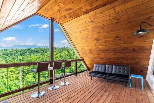 Property grounds - *Relaxing 4BD Lodge w/ VIEWS! Hot Tub + Near TOWN* (Gatlinburg)