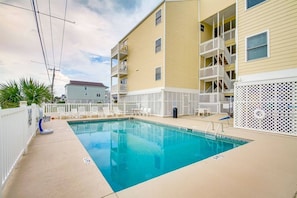 Pool - 2 BR condo w/ pool, Ocean Blvd (North Myrtle Beach)
