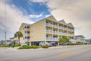 Exterior - 2 BR condo w/ pool, Ocean Blvd (North Myrtle Beach)