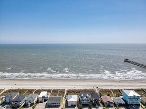 On the beach, sun loungers, beach towels - 1000 Island Lagoon (North Myrtle Beach)