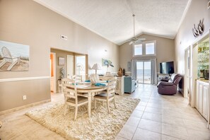 Dining - OceanFront/Sleeps 14/Cherry Grove/Golfcart/Hottub (North Myrtle Beach)