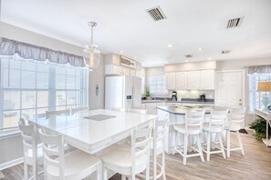 Dining - Waterfront Retreat w/ Private Pool in Cherry Grove (North Myrtle Beach)