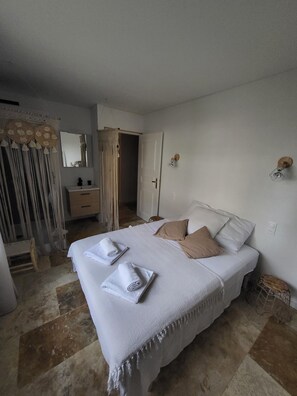 4 bedrooms, iron/ironing board, travel crib, WiFi - Hacienda-style villa for 2 to 14 people, just 5 minutes from the sea (Agde)