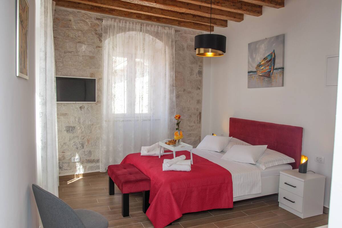 1 bedroom, soundproofing, iron/ironing board, free WiFi