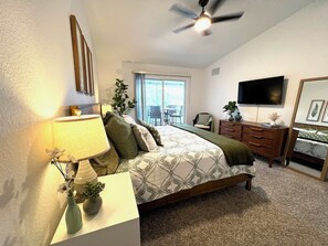 2 bedrooms, iron/ironing board, WiFi, bed sheets - Beautiful Rotonda Condo 2 Bed 2 Bath Pool Walkable Near Beaches Monthly Rental (Rotonda West)