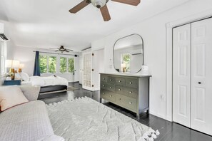 5 Schlafzimmer, Reisekinderbett, WLAN, Bettwäsche
