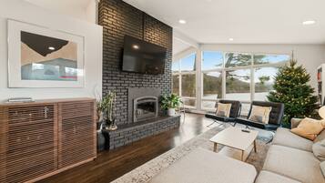 TV connectée, cheminée