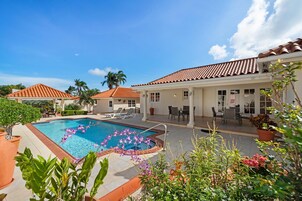 House (4 Bedrooms) | Front of property