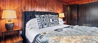 NEW LISTING!! Charming home in STOWE VILLAGE steps to Trails, Dining & Adventure