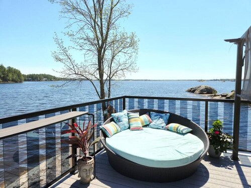 ZuKaLand Lakehouse|Rooftop Terrace|Optional Cedar WoodFired Cedar Hot Tub & Sauna