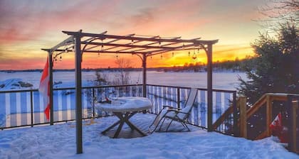 ZuKaLand Lakehouse + Cedar SPA & Rooftop Terrace