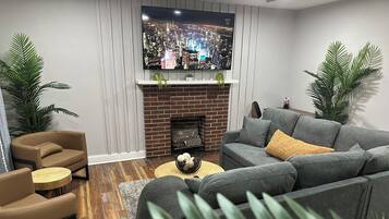 Smart TV, video games