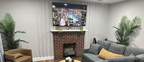 智能电视、电子游戏